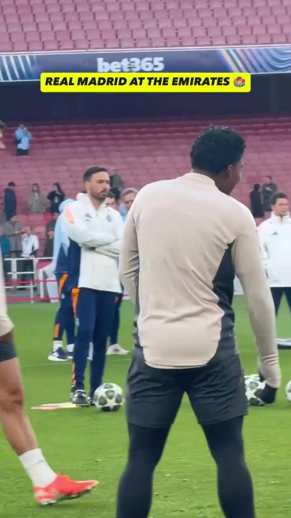 還能逆轉(zhuǎn)嗎？皇馬此前在酋長(zhǎng)球場(chǎng)賽前熱身是快樂(lè)的！