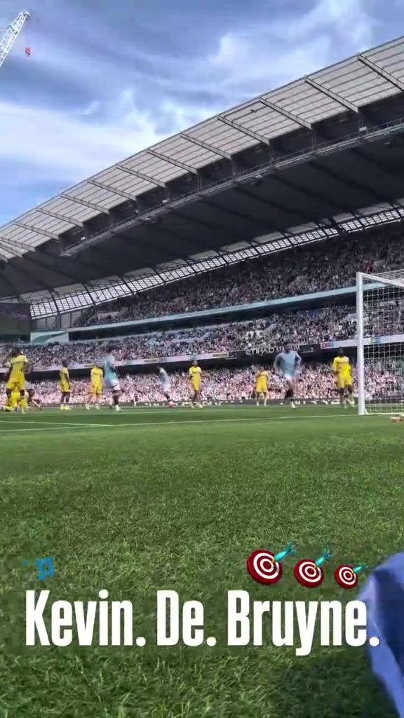 這叫門將怎么撲！德布勞內任意球場邊球迷視角！